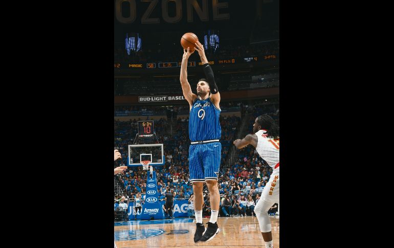 Nikola Vucevic es la bujía del Magic, que vuelve a Postemporada tras siete campañas. AFP / F. Medina