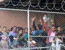 El Gobierno de Trump argumenta que la política de devolver a migrantes responde a una crisis en la frontera sur que ha saturado la capacidad de las autoridades. AFP/ARCHIVO