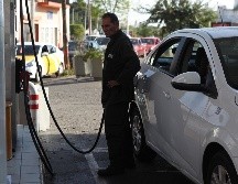 López Obrador adelantó, esta mañana, que cada semana dará a conocer los nombres de las gasolineras que oferten los precios más altos para evitar abusos. EL INFORMADOR/ARCHIVO