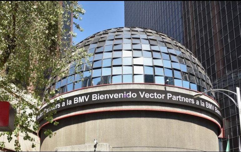 El mercado accionario local registra un volumen de 322 mil 911 títulos, por un importe económico de 26.4 millones de pesos. ESPECIAL / bmv.com.mx