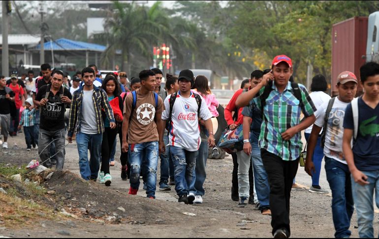 Los viajeros aseguran que no pueden mantener a sus familias con lo que ganan en Honduras, y buscan mejores oportunidades en Estados Unidos. AFP/O. Sierra