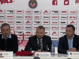 Boy (I) admite que pasó por su mente la posibilidad de no volver a dirigir un equipo importante. FACEBOOK/@Chivas