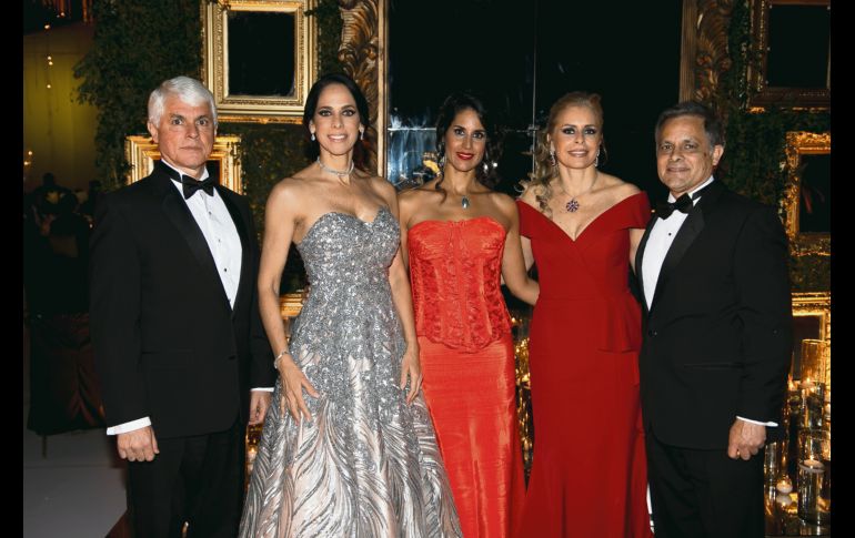 Los hermanos Gerardo, Gaby, Galia, Gisela y Guillermo Fregoso Zúñiga.