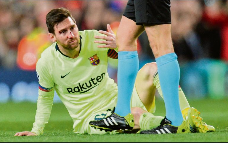 Lionel Messi no fue factor en este partido, en parte por el golpe en el rostro que recibió en la primera mitad. EFE / P. Powell