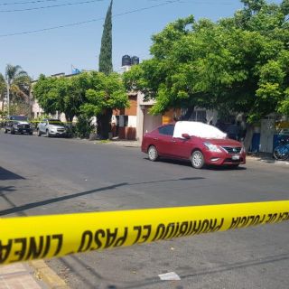 Asesinan a un hombre en un auto en San Juan Bosco