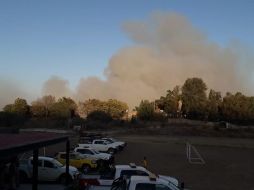 Además, se apoyaron con 33 vehículos y dos helicópteros que realizaron hacia las 20:00 horas 153 descargas de agua. ESPECIAL / Bomberos de Zapopan