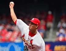 Giovanny Gallegos permitió sólo un hit en una entrada y un tercio de trabajo en la lomita. AFP / J. Curry