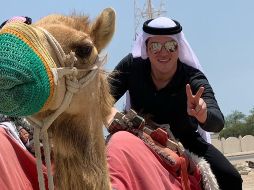 El político de Nuevo León presumió imágenes en un camello y con atuendo de jeque árabe. INSTAGRAM/samuelgarcias
