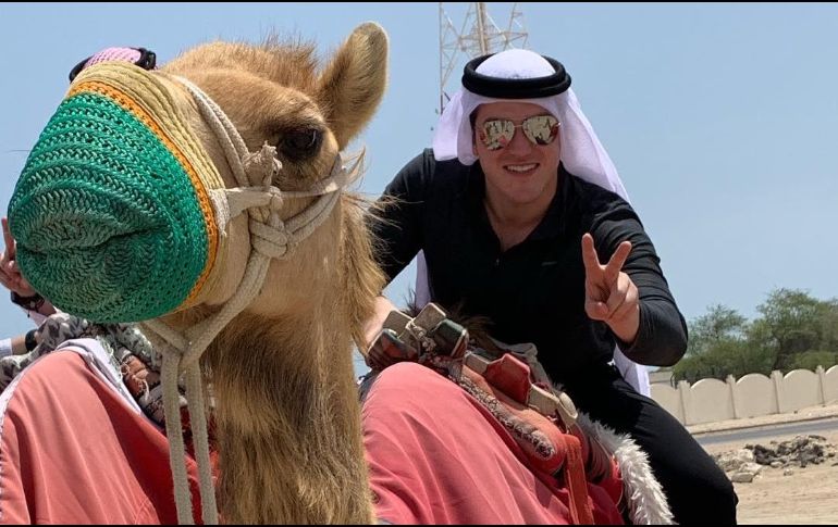 El político de Nuevo León presumió imágenes en un camello y con atuendo de jeque árabe. INSTAGRAM/samuelgarcias