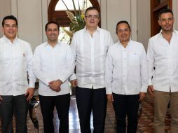 Marcelo Ebrard se reunió con los tres gobernadores de la Península de Yucatán y el de Oaxaca para dialogar sobre el desarrollo de la zona sur-sureste en el contexto internacional. NOTIMEX