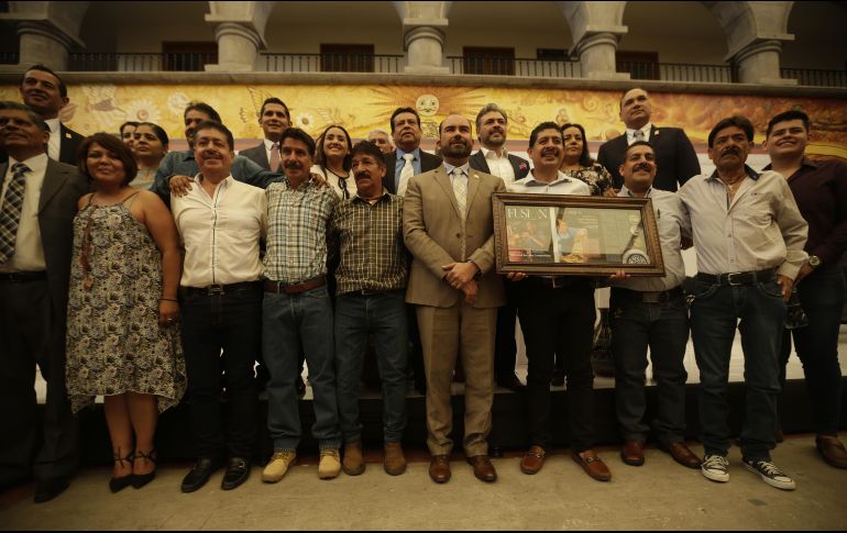 El evento en reconocimiento a José Bernabe contó con la presencia de la familia del artesano y autoridades gubernamentales de Tonalá. EL INFORMADOR/F. Atilano