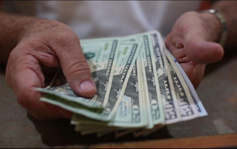 El Banco BASE prevé que el tipo de cambio cotice entre 18.70 y 18.90 pesos por dólar en ventanillas bancarias. EL INFORMADOR / ARCHIVO