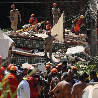 Suben a tres los muertos por derrumbe de edificios en Brasil