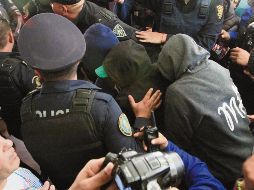 La Policía capitalina trasladó al Ministerio Público a personas implicadas en el caso de abuso a un menor. NOTIMEX