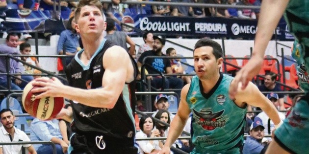 Gigantes se imponen en casa