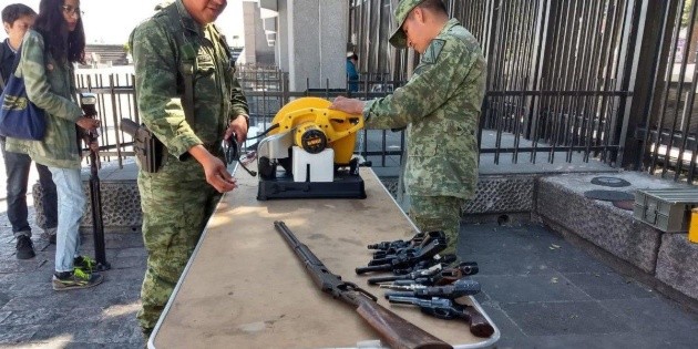 Ciudad de M&eacute;xico recolecta m&aacute;s de mil armas entregadas por ciudadanos