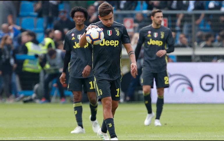 Los jugadores de la Juventus reaccionan con decepción al gol de Floccari, del Spal, al 74'. AP/A. Calanni