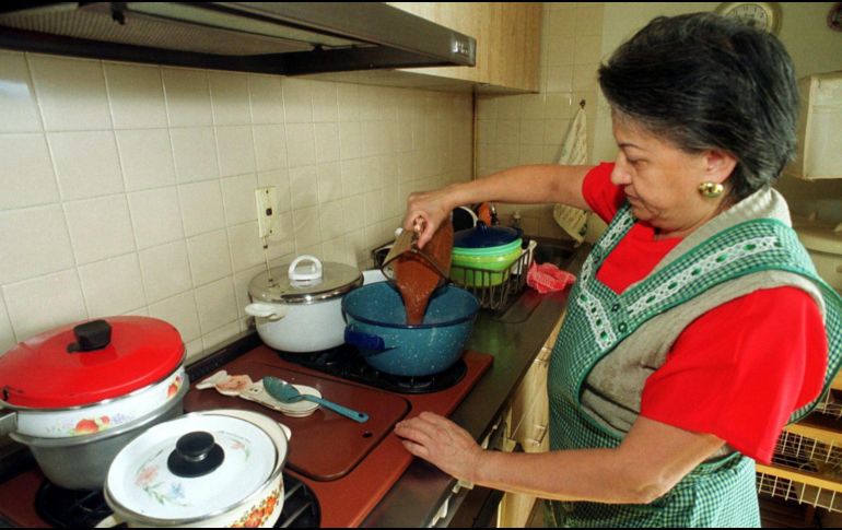 Se calcula que hay  cerca de 200 mil empleadas doméstica en el estado. ARCHIVO / EL INFORMADOR