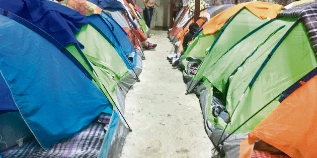 Migrantes devueltos alistan retorno a EU