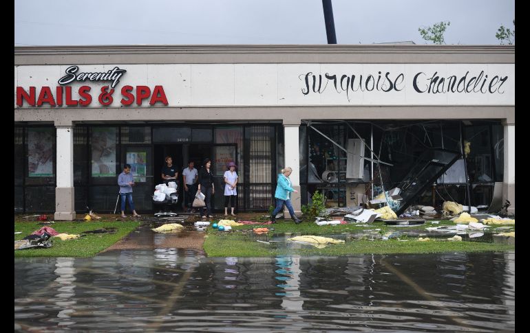 Tiendas en un centro comercial afectado por el tornado en Vicksburg, Misisipi. AP/The Vicksburg Post/C. Wells