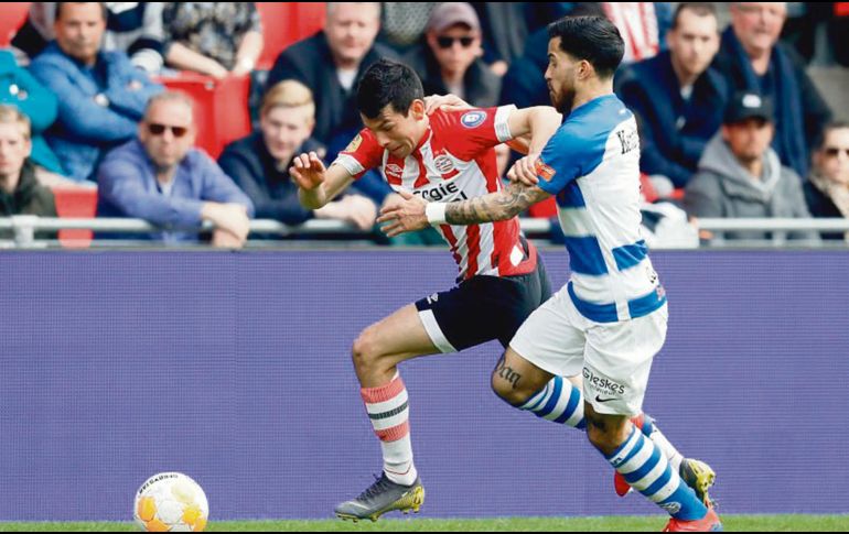 Hirving Lozano tuvo que ver en el primer gol de los Granjeros. @PSV