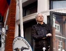 El 11 de abril el gobierno ecuatoriano le retiró el asilo que le había concedido a Assange acusándolo de mal comportamiento. AP / ARCHIVO