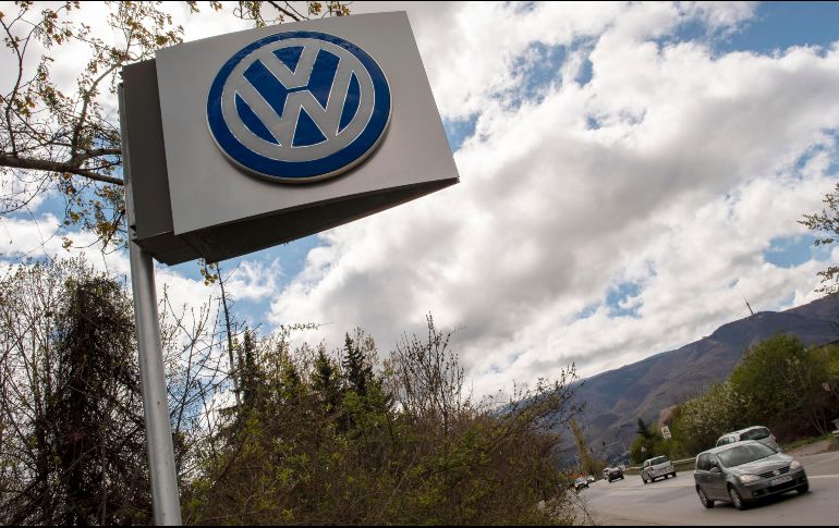 Volkswagen admitió en 2015 haber equipado 11 millones de coches con programas capaces de falsear el nivel de emisiones.. EFE/B. Donev