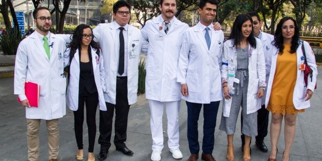 M&eacute;dicos residentes de 82 hospitales inician paro de labores