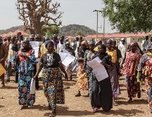 Unas horas antes, un centenar de habitantes de Chibok se reunió para recordar el aniversario del secuestro de 276 escolares. AFP/A. Marte