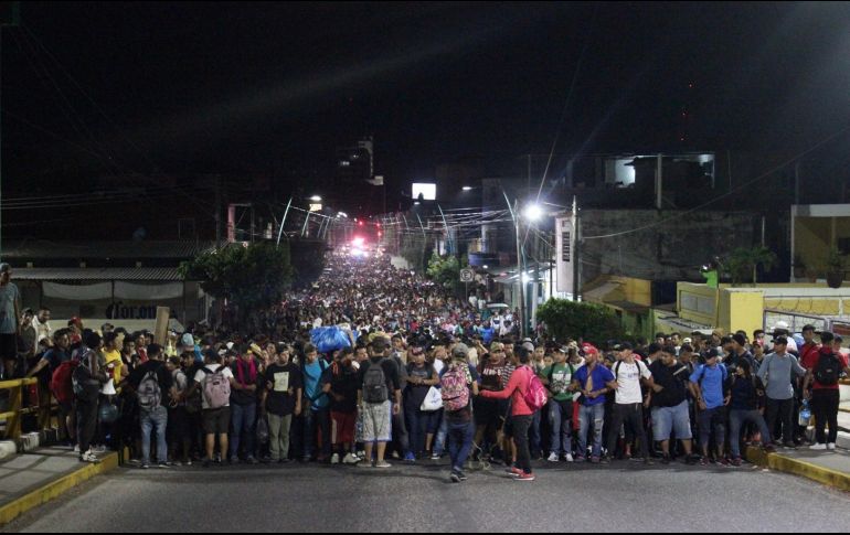 Los más de dos mil migrantes que se encontraban en el Parque Central de Tapachula partieron esta madrugada rumbo al municipio de Huixtla, Chiapas. NTX/A. Espinoza