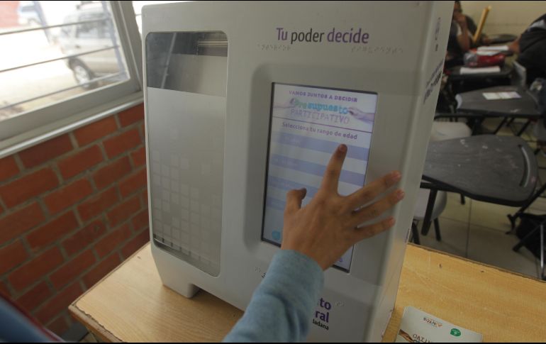 Por ley, sólo se permite usar la modalidad de voto electrónico para los connacionales residentes en el extranjero. EL INFORMADOR/ARCHIVO