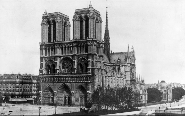 El legado de la catedral parisina va más allá de sus muros. AP