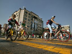 Caminar, subir escaleras e ir en bicicleta al trabajo o por diversión son algunas de las actividades que el individuo puede realizar para reducir enfermedades cardiovasculares. EL INFORMADOR / ARCHIVO