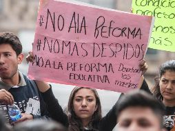 El Presidente López Obrador firmó el memorándum para dejar sin efecto las medidas de la reforma educativa vigente este martes. EL INFORMADOR / ARCHIVO