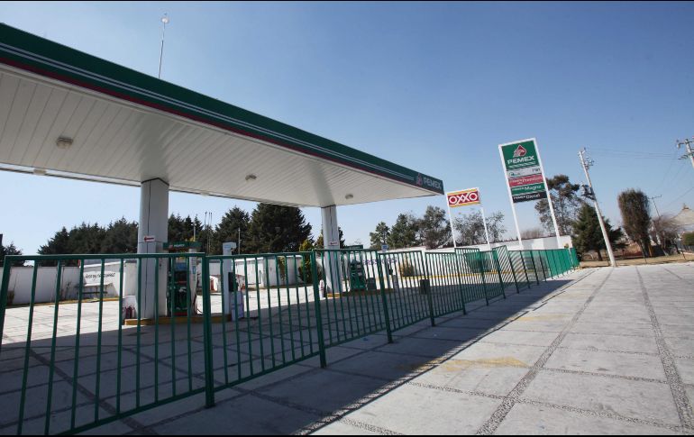 La gasolinera ubicada en el municipio mexiquense de Chapultepec fue clausurada tras una investigación por supuestamente vender gasolina de dudosa procedencia. SUN/J. Alvarado