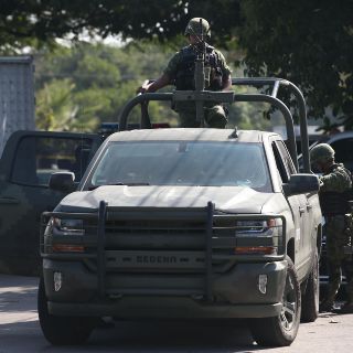 La FGR asegura armas y más de cuatro mil cartuchos en finca en Pihuamo