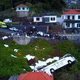 Aumentan a 29 los fallecidos en accidente carretero en Portugal