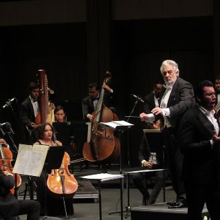 Plácido Domingo toma la batuta en la promoción de la zarzuela