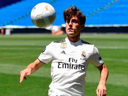 El defensa vasco se fracturó la clavícula izquierda durante el entrenamiento de este viernes; quedaría fuera de la competencia de requerir una cirugía. AFP / ARCHIVO