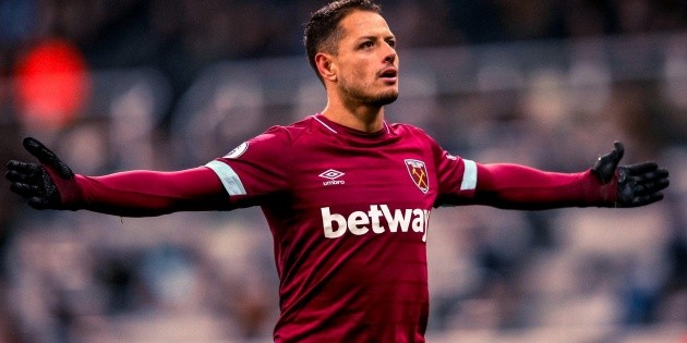''Chicharito'' no entrena con el West Ham y aparece en Italia