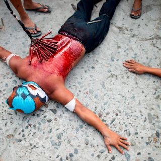 Cientos de filipinos se flagelan en Viernes Santo