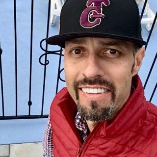 Esteban Loaiza se entrega a las autoridades para cumplir condena