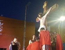 Jesucristo fue crucificado por los romanos bajo un cielo ya oscurecido y ante la afligida mirada de María, su madre. EL INFORMADOR/J. Armendáriz