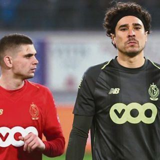 Lieja y Ochoa se alejan del título