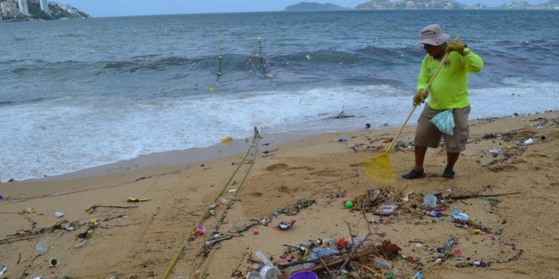 Recolectan de playas de Acapulco m&aacute;s de 90 toneladas de basura