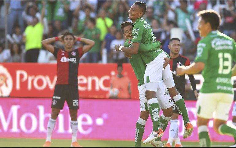 William Tesillo festeja uno de los goles de la tarde. MEXSPORT / O. Martínez