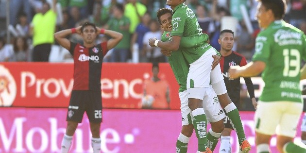 Atlas cae en las garras de un hist&oacute;rico Le&oacute;n