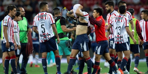 &ldquo;Que se vayan todos, que no quede ni uno solo&rdquo;, pide afici&oacute;n de Chivas