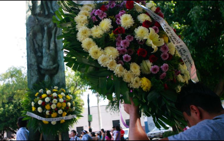 En un acto conmemorativo en el Jardín de San Sebastián de Analco, Alfaro Ramírez recibe nueve puntos que la asociación Explosiones del 22 de abril. EL INFORMADOR/ ARCHIVO