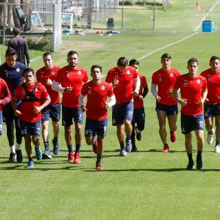 Tomás Boy sostuvo charlas con tres elementos